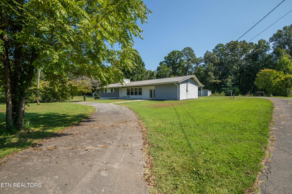 Photo of 940 Riley Drive, Lenoir City, TN 37771 (MLS # 1354173)