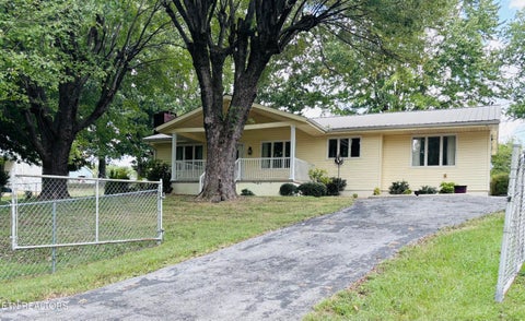 Tiny photo for 1014 Lakeshore Drive, Jamestown, TN 38556 (MLS # 1356257)