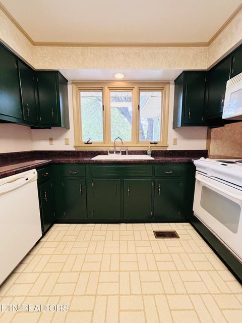 Tiny photo for 1014 Lakeshore Drive, Jamestown, TN 38556 (MLS # 1356257)