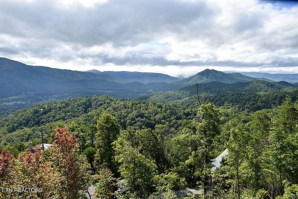 Photo of 2602 Hatcher Mountain Rd, Sevierville, TN 37862 (MLS # 1328144)
