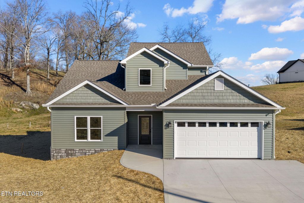 Photo of 400 Hillvale Road, Clinton, TN 37716 (MLS # 1327827)