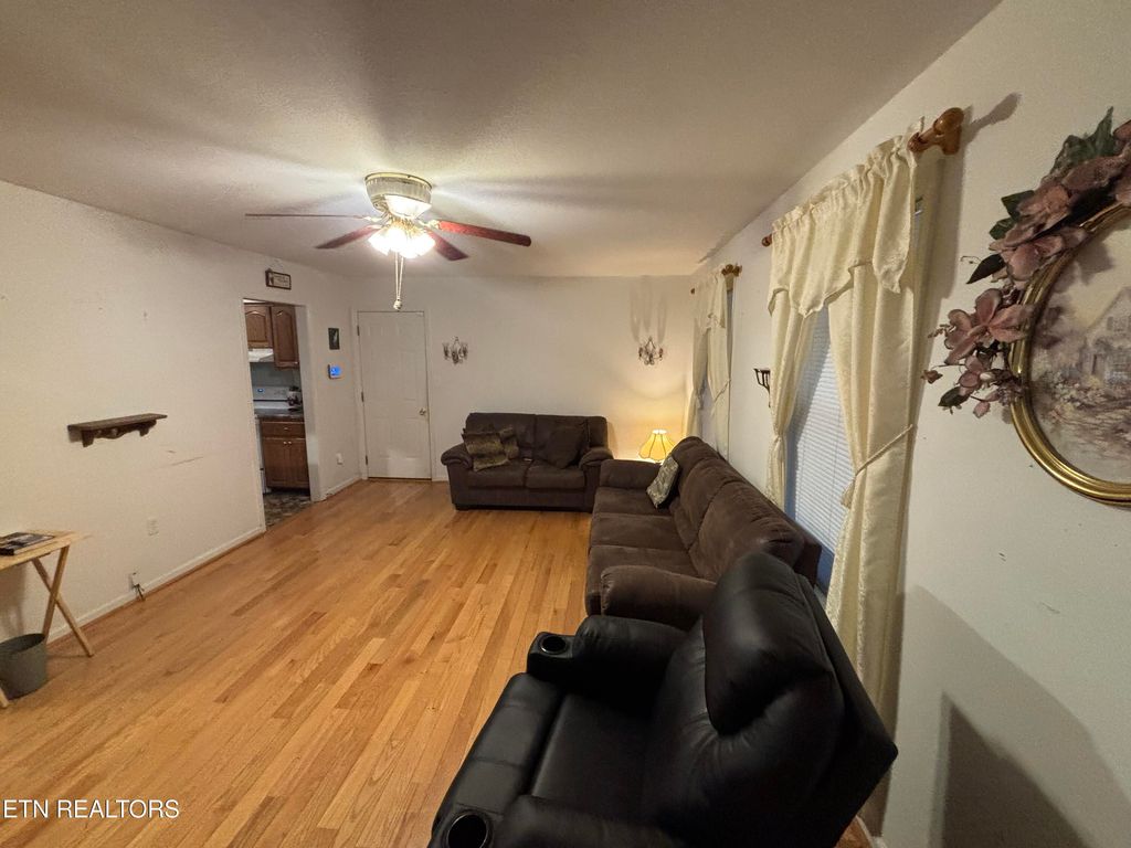 Photo of 530 Pine Creek Rd, Oneida, TN 37841 (MLS # 1318456)