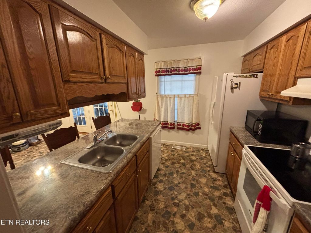 Photo of 530 Pine Creek Rd, Oneida, TN 37841 (MLS # 1318456)
