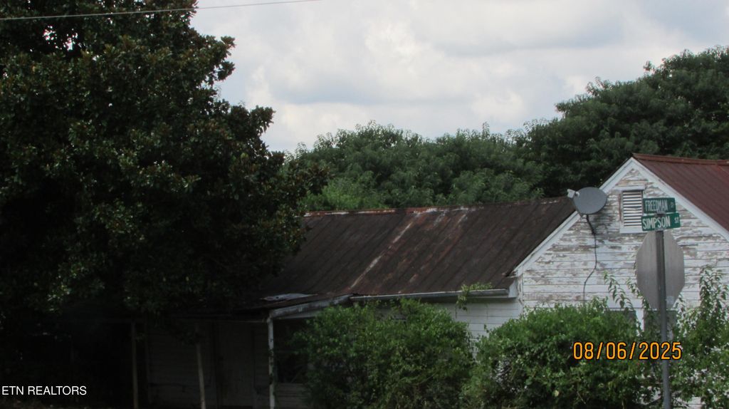 Photo of 1106 Freedman St, Loudon, TN 37774 (MLS # 1312159)
