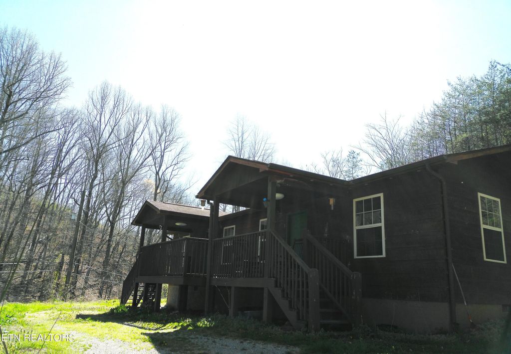 Photo of 1035 Indian Gap Rd, Sevierville, TN 37876 (MLS # 1334070)