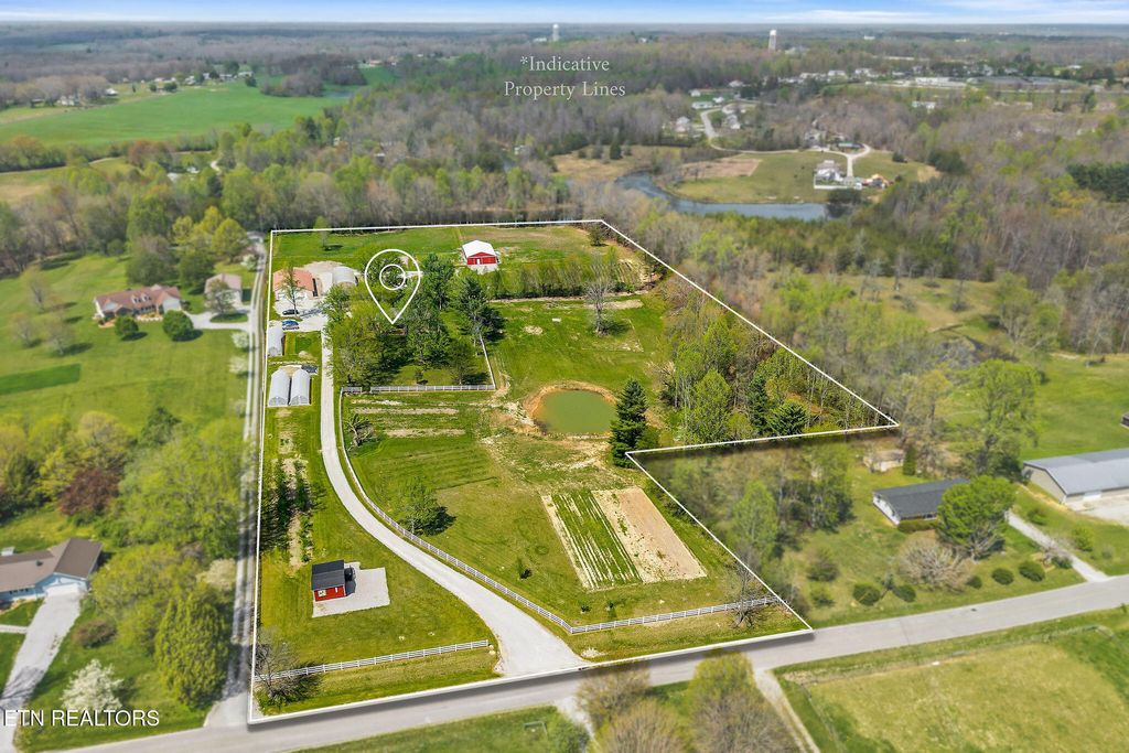 Photo of 698 Maynard Rd Rd, Crossville, TN 38571 (MLS # 1308928)