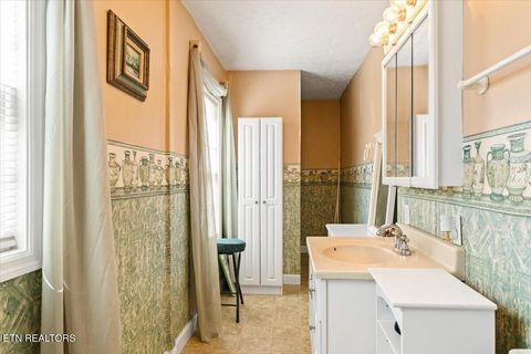 Tiny photo for 154 Scarlett Drive, LaFollette, TN 37766 (MLS # 1331051)