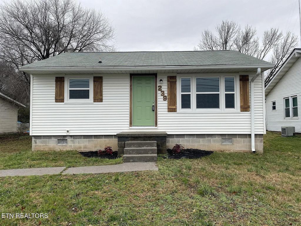 Photo of 239 Radford Place, Knoxville, TN 37917 (MLS # 1330883)