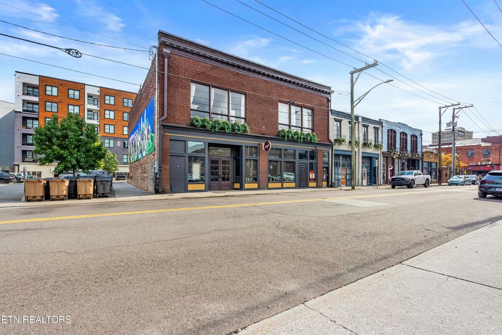 Photo of 110 E Jackson Ave #1, Knoxville, TN 37915 (MLS # 1316631)