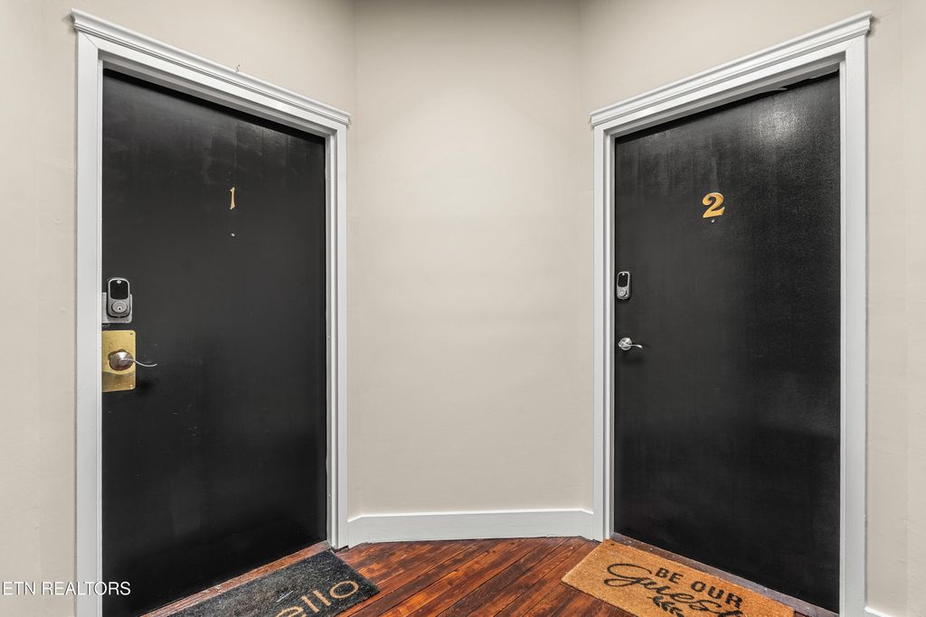 Photo of 110 E Jackson Ave #1, Knoxville, TN 37915 (MLS # 1316631)