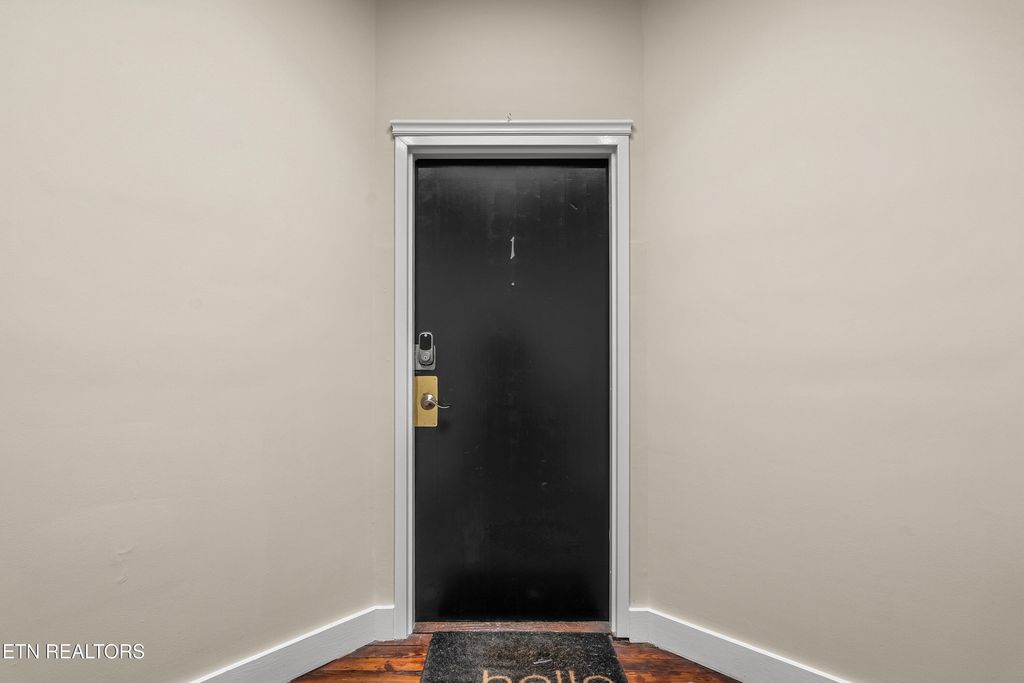 Photo of 110 E Jackson Ave #1, Knoxville, TN 37915 (MLS # 1316631)