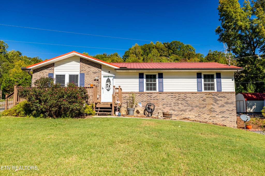 Photo of 168 Batley Loop Rd, Clinton, TN 37716 (MLS # 1358174)