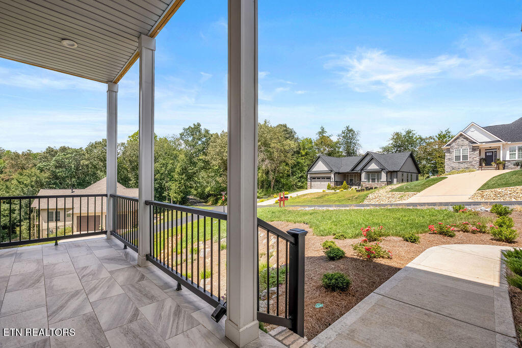 168 Amohi Way