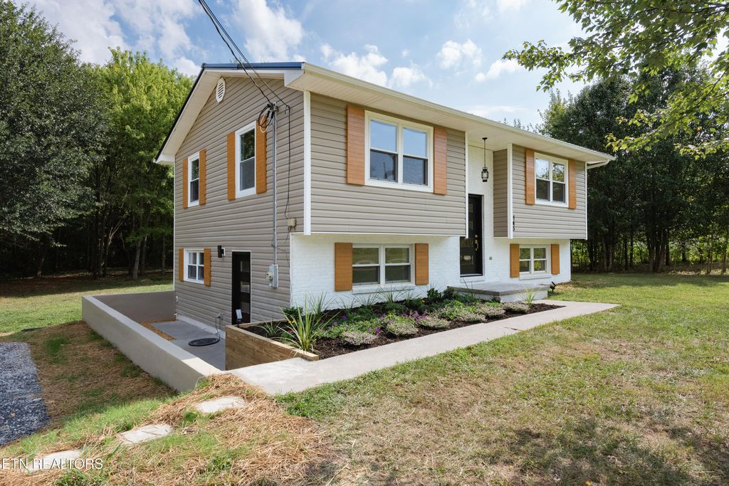 Photo of 145 Helms Drive, Madisonville, TN 37354 (MLS # 1314311)