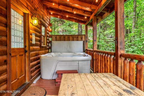 Tiny photo for 1712 Pulaski Lane, Sevierville, TN 37862 (MLS # 1350166)