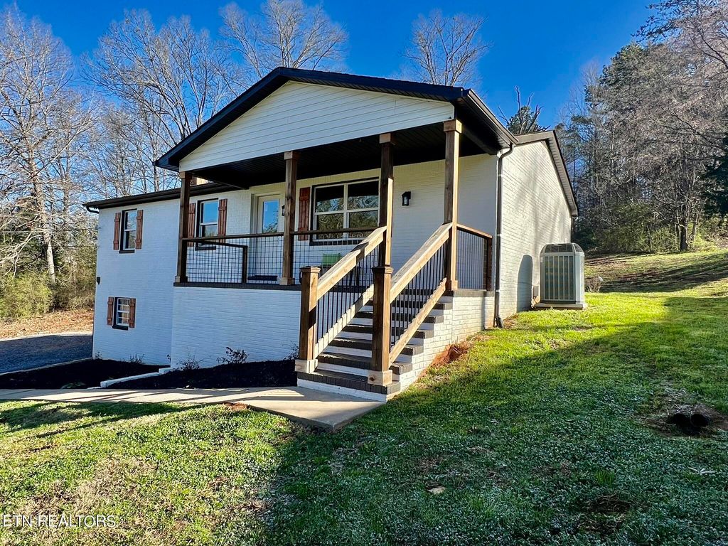 Photo of 359 Academy Drive, Friendsville, TN 37737 (MLS # 1255249)