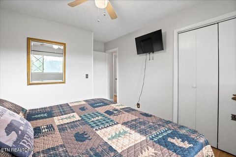 Tiny photo for 446 Oak Run Rd, LaFollette, TN 37766 (MLS # 1323972)