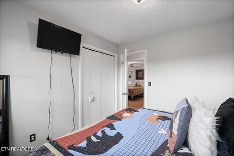 Tiny photo for 446 Oak Run Rd, LaFollette, TN 37766 (MLS # 1323972)