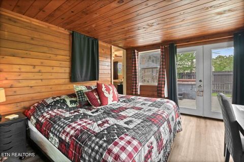 Tiny photo for 446 Oak Run Rd, LaFollette, TN 37766 (MLS # 1323972)