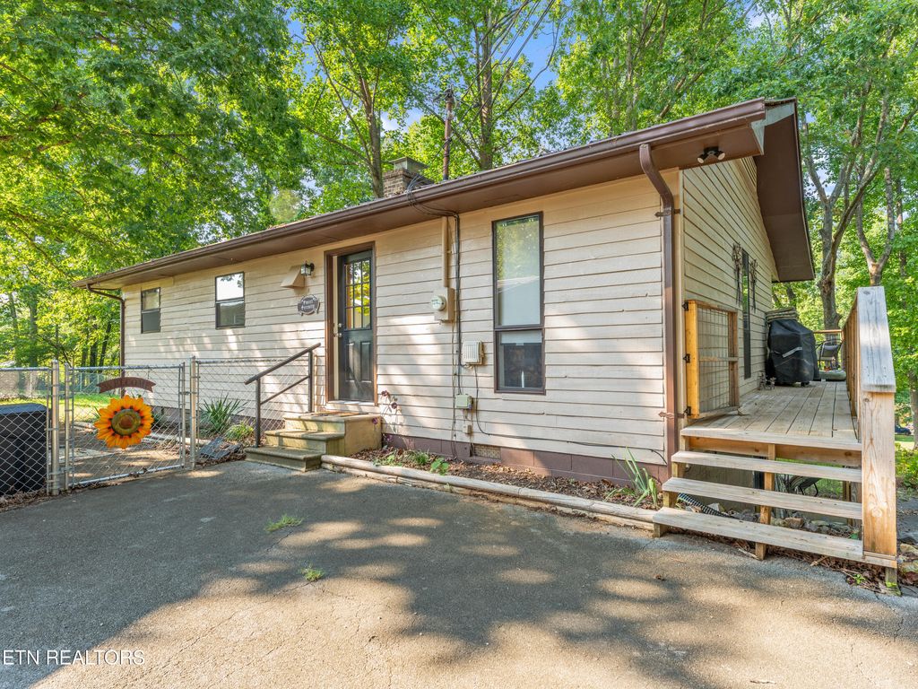 Photo of 272 Watson Trac Trce, Madisonville, TN 37354 (MLS # 1275758)