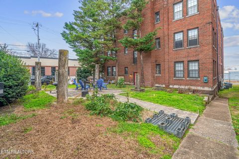 Tiny photo for 201 W 5Th Ave #15, Knoxville, TN 37917 (MLS # 1323651)