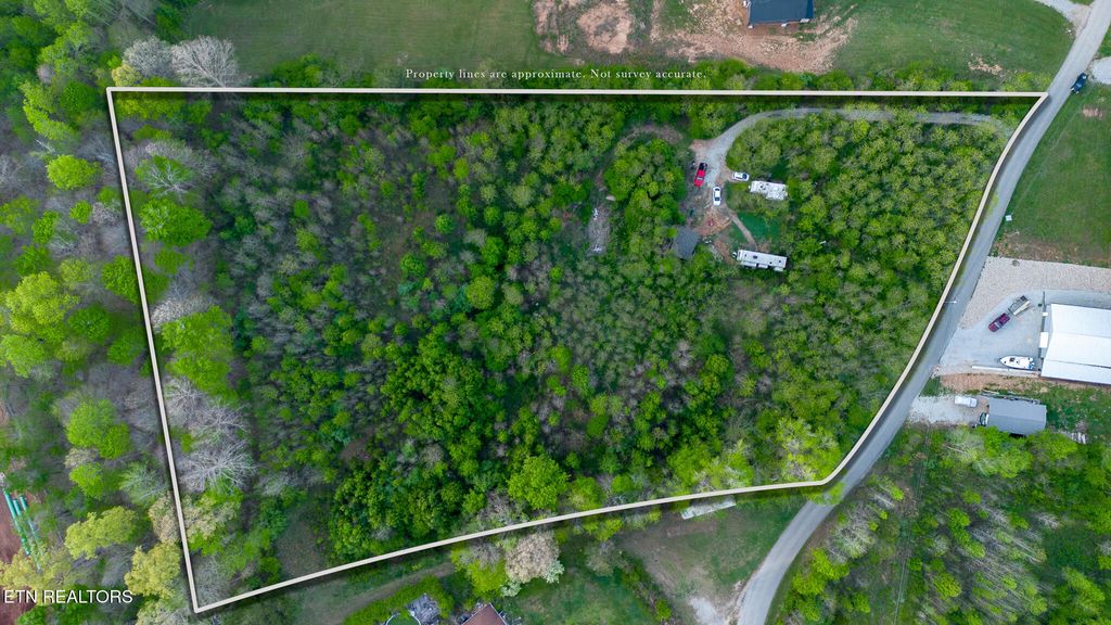 Photo of 147 Lancer Rd, Harriman, TN 37748 (MLS # 1336558)