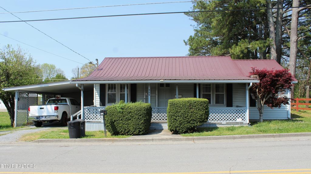 Photo of 906 Cannon Ave, Sweetwater, TN 37874 (MLS # 1335794)