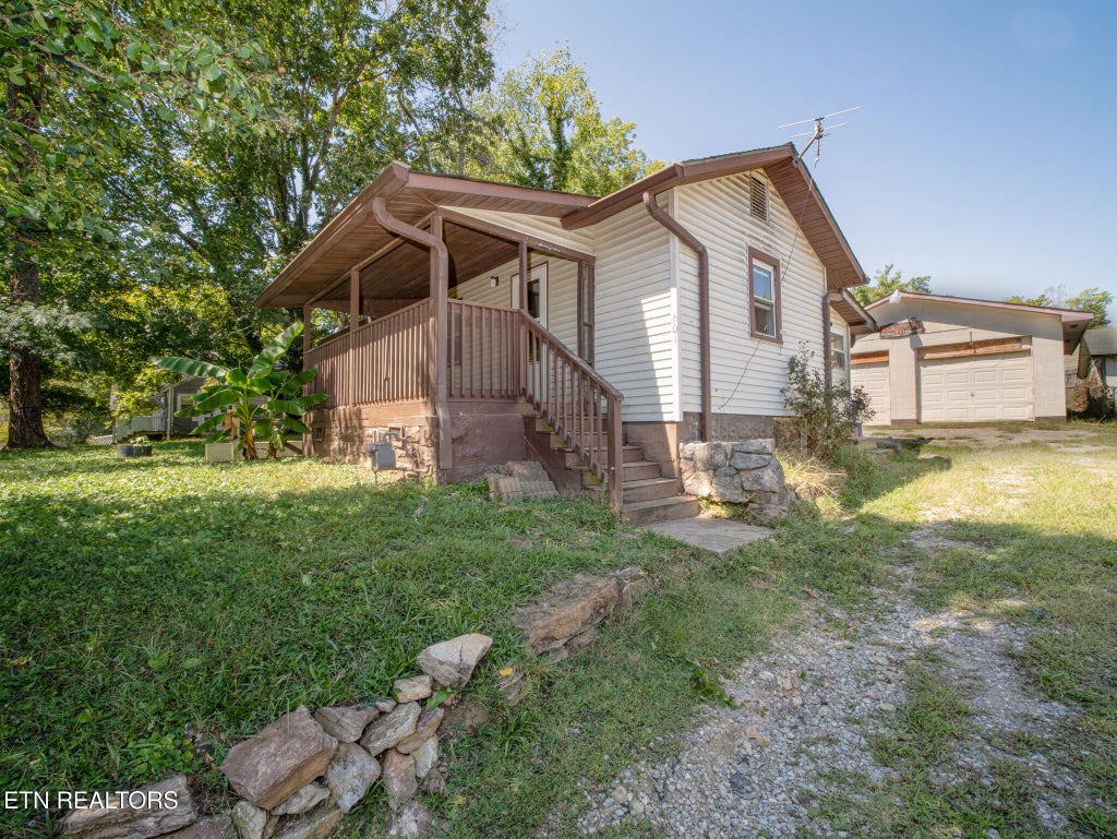 Photo of 1603 Willoughby Rd, Knoxville, TN 37920 (MLS # 1355618)