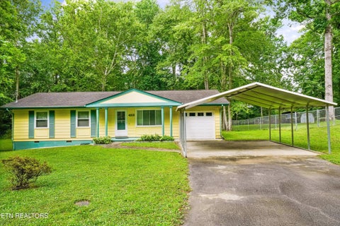 Photo of 453 Oliver Drive, Oliver Springs, TN 37840 (MLS # 1345302)