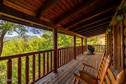 Tiny photo for 2040 Cougar Crossing Way, Sevierville, TN 37862 (MLS # 1356228)
