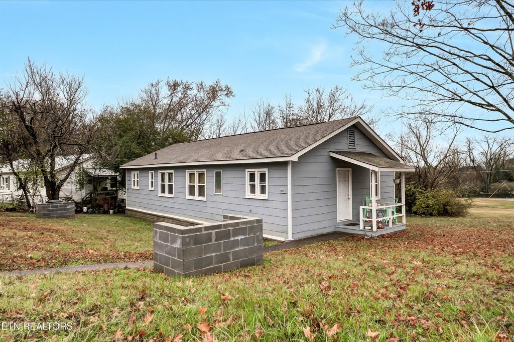 Photo of 100102 Howard Lane, Oak Ridge, TN 37830 (MLS # 1317802)