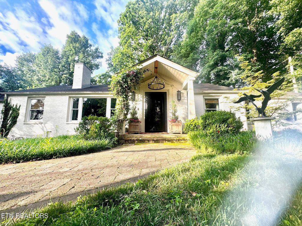 Photo of 3530 Iskagna Drive, Knoxville, TN 37919 (MLS # 1343783)
