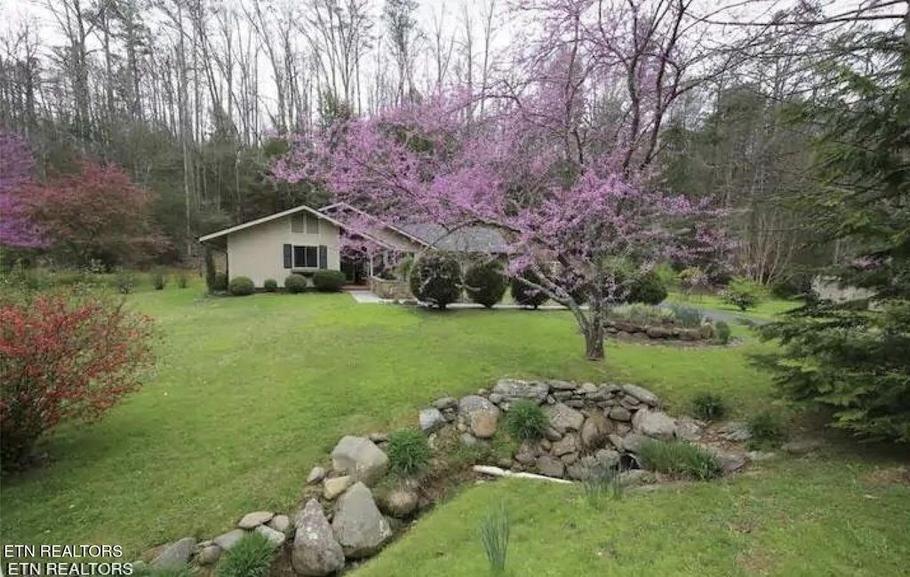 Photo of 1744 Hidden Hills Rd, Gatlinburg, TN 37738 (MLS # 1331286)