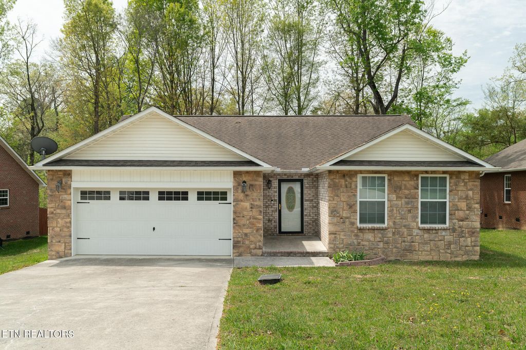 Photo of 306 Joshua Landing Court, Seymour, TN 37865 (MLS # 1336957)