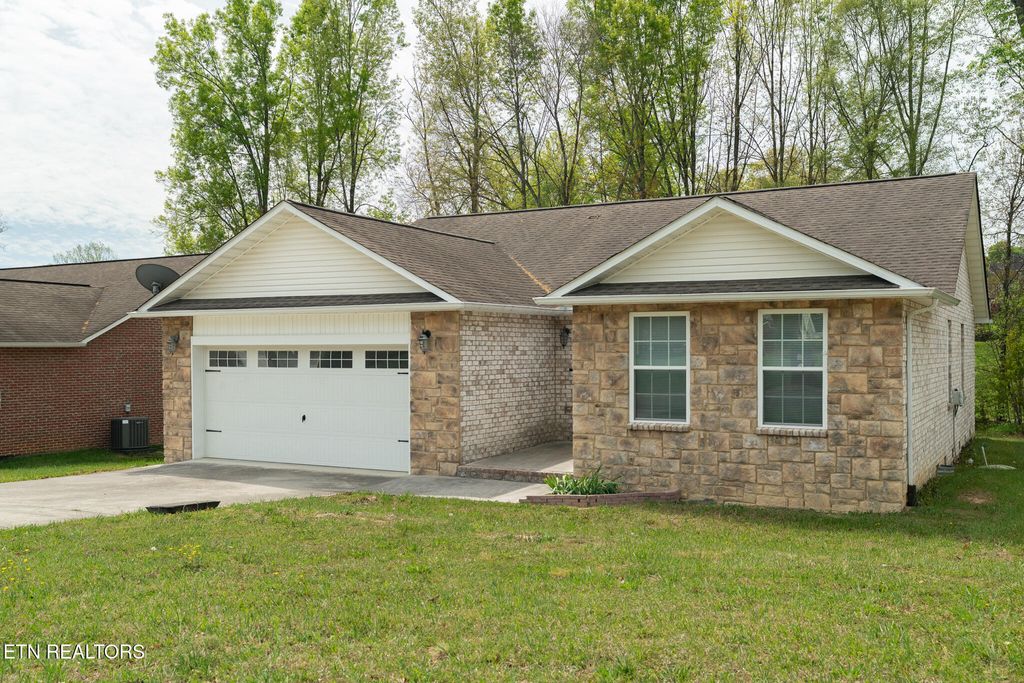 Photo of 306 Joshua Landing Court, Seymour, TN 37865 (MLS # 1336957)