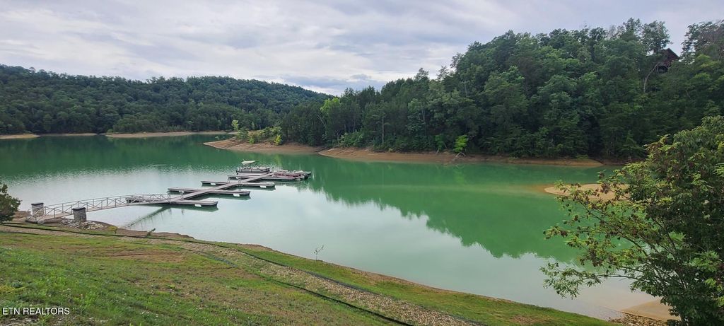 Photo of 30 Emerald Isle Blvd, Dandridge, TN 37725 (MLS # 1256264)