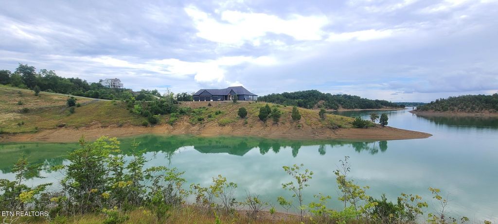 Photo of 30 Emerald Isle Blvd, Dandridge, TN 37725 (MLS # 1256264)