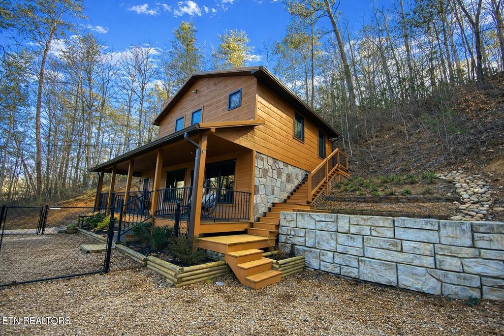 Photo of 1170 Cole Lane, Gatlinburg, TN 37738 (MLS # 1332638)