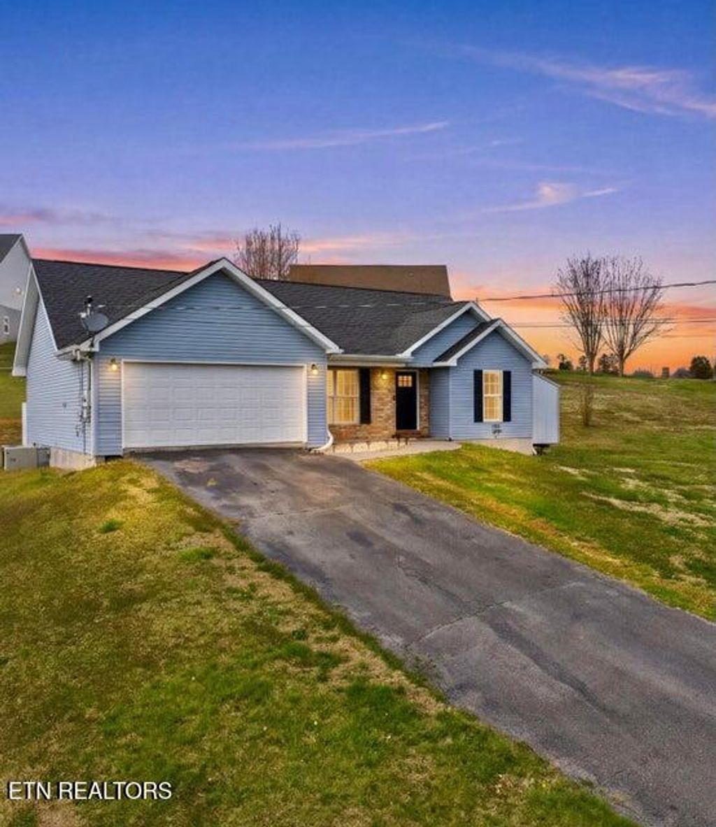 Photo of 427 Eledge Farm Rd, Sevierville, TN 37876 (MLS # 1322952)