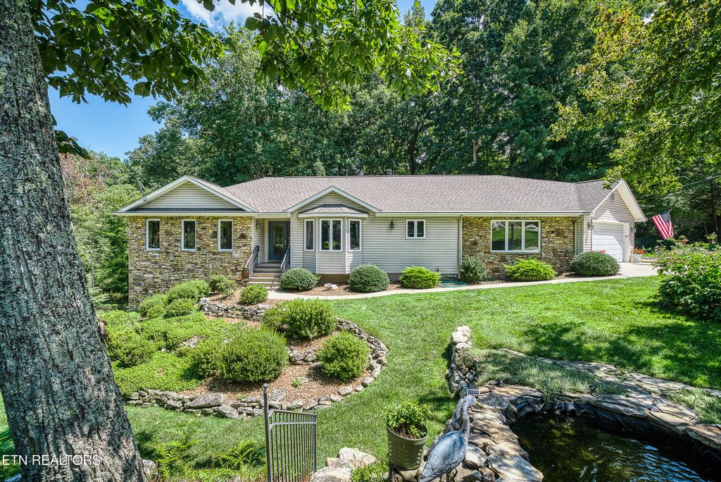 Photo of 16 Belvedere Lane, Crossville, TN 38558 (MLS # 1314479)