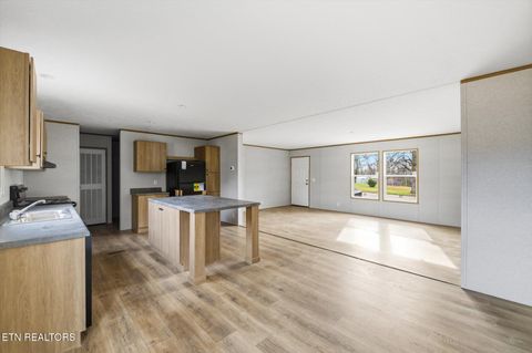 Tiny photo for 402 Tedder Street St, Rockwood, TN 37854 (MLS # 1323989)