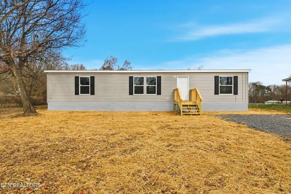 Photo of 402 Tedder Street St, Rockwood, TN 37854 (MLS # 1323989)