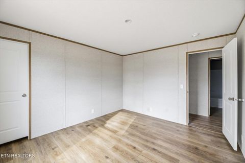 Tiny photo for 402 Tedder Street St, Rockwood, TN 37854 (MLS # 1323989)