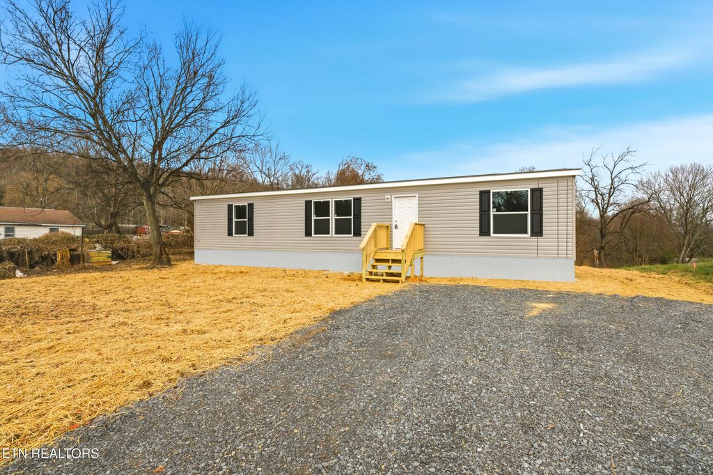 Photo of 402 Tedder Street St, Rockwood, TN 37854 (MLS # 1323989)