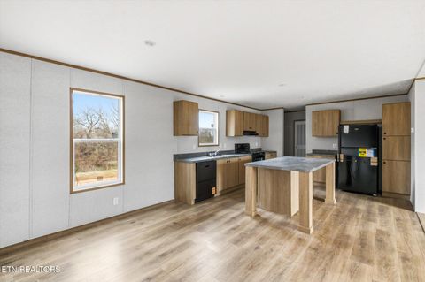 Tiny photo for 402 Tedder Street St, Rockwood, TN 37854 (MLS # 1323989)