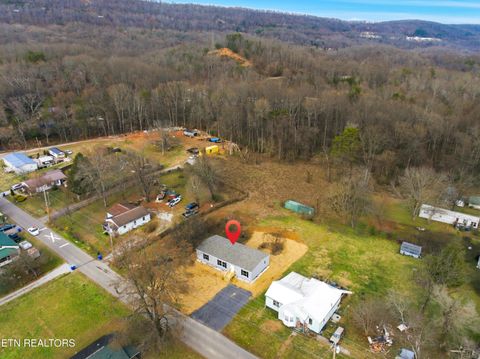 Tiny photo for 402 Tedder Street St, Rockwood, TN 37854 (MLS # 1323989)