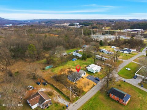 Tiny photo for 402 Tedder Street St, Rockwood, TN 37854 (MLS # 1323989)