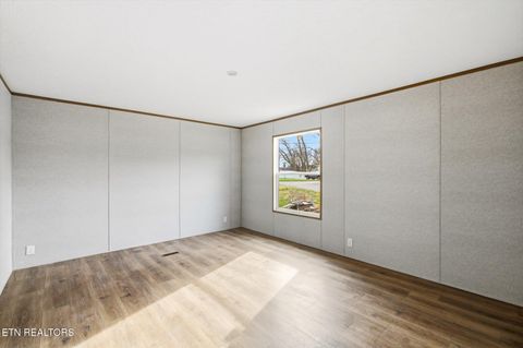 Tiny photo for 402 Tedder Street St, Rockwood, TN 37854 (MLS # 1323989)