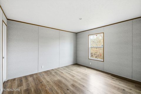 Tiny photo for 402 Tedder Street St, Rockwood, TN 37854 (MLS # 1323989)