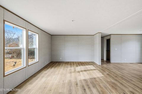 Tiny photo for 402 Tedder Street St, Rockwood, TN 37854 (MLS # 1323989)